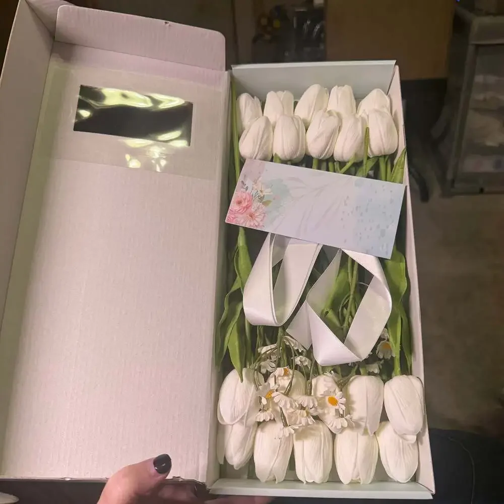 HIMUTAIN‎ 20-Piece Artificial White Tulip Bouquet with Gift Box and Ribbon